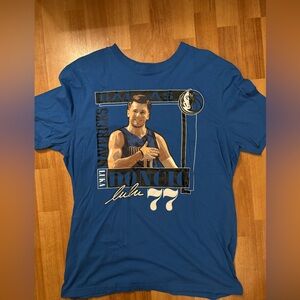 Luka Doncic Dallas Mavericks NBA Basketball T-Shirt Size L